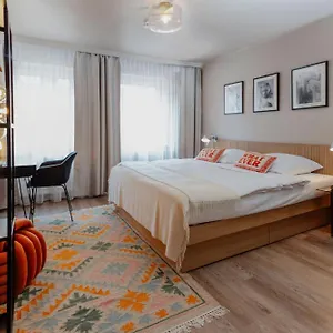 2* Otel Lux