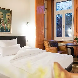 2* Otel Ritzi